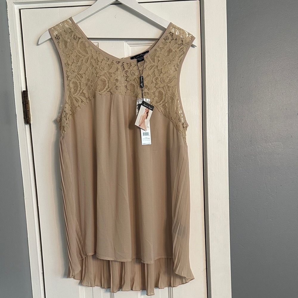 Charlie Paige Beige Lace High-Low Pleated Blouse Tank Top Size M NWT